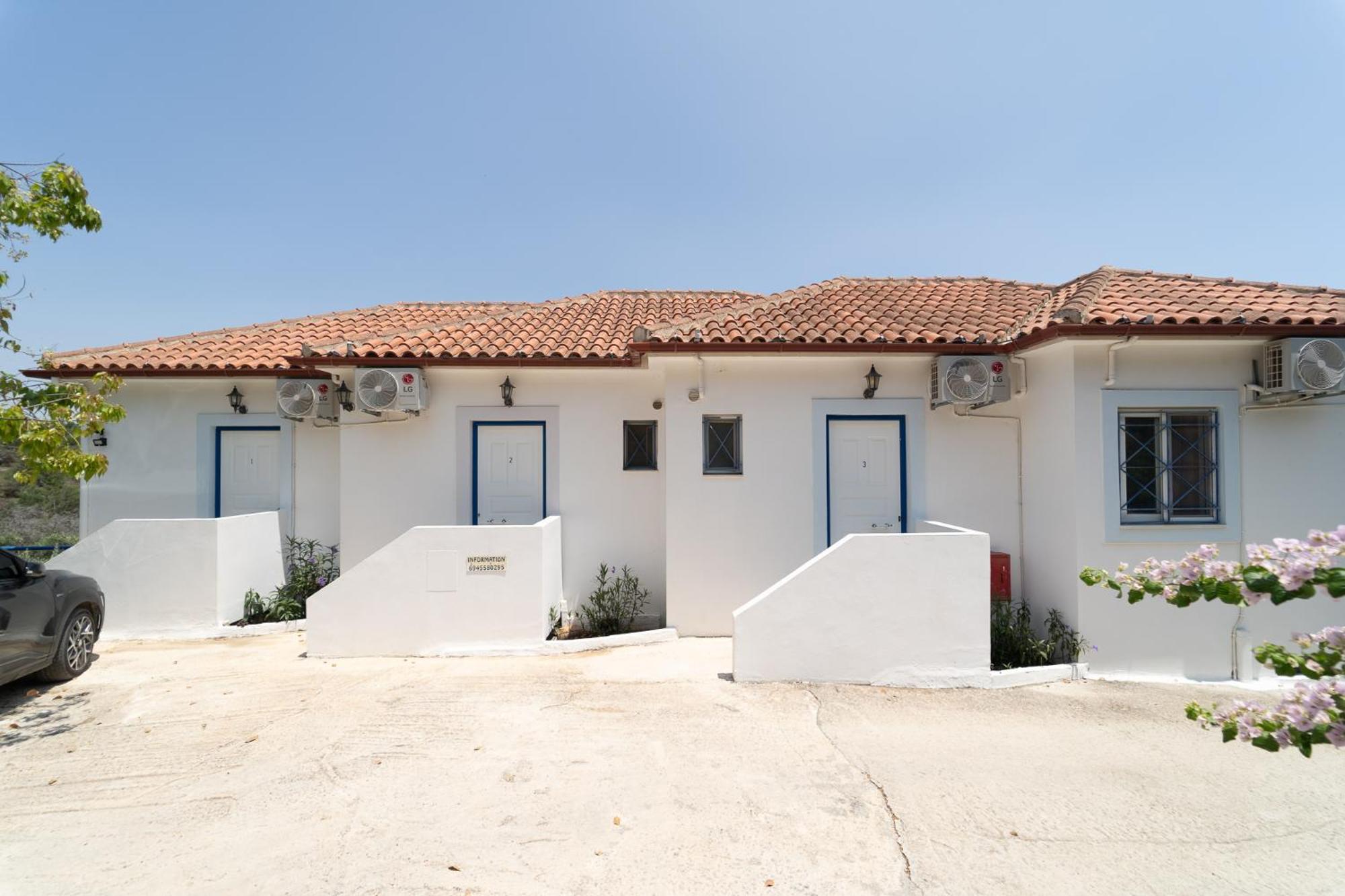 Blue Houses Maisonettes Kamária Exterior photo